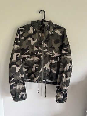 Camo Hooded Windbreaker Cropped Jacket